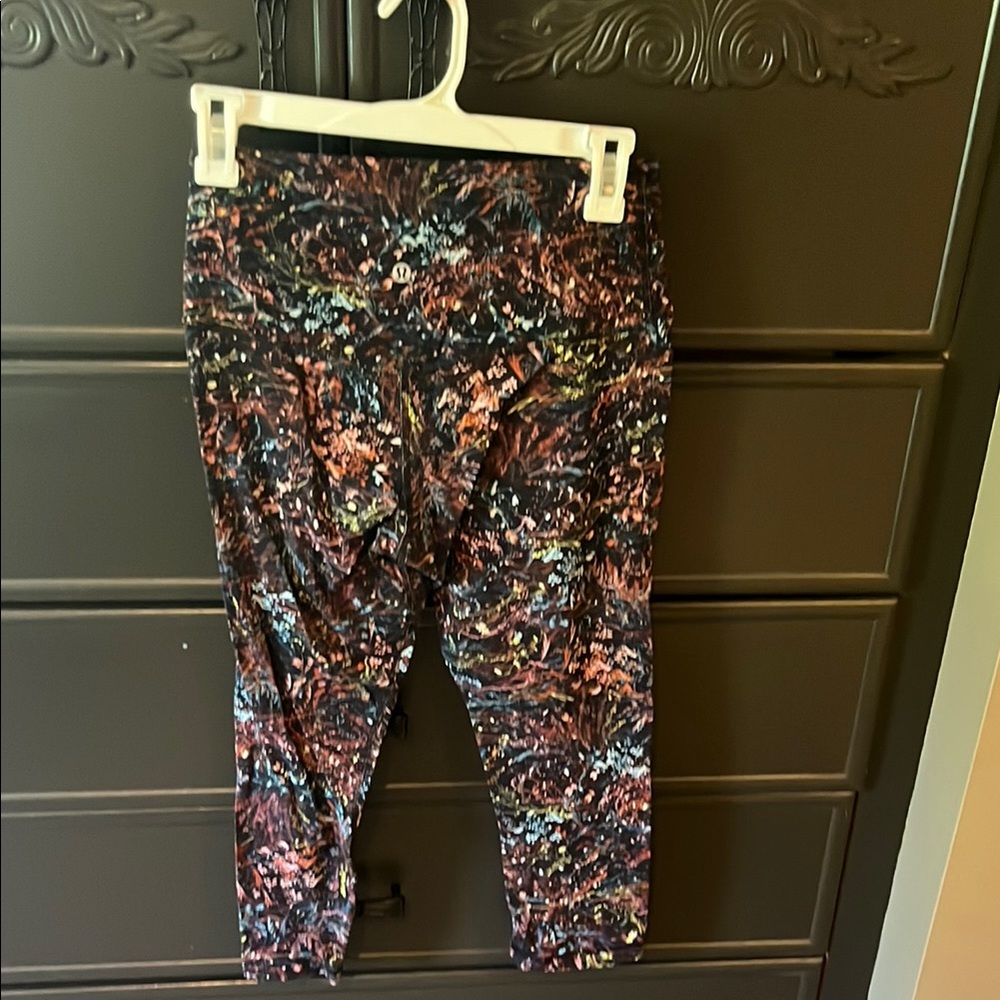 Lululemon Colorful Abstract Print cropped Leggings - Picture 3 of 4
